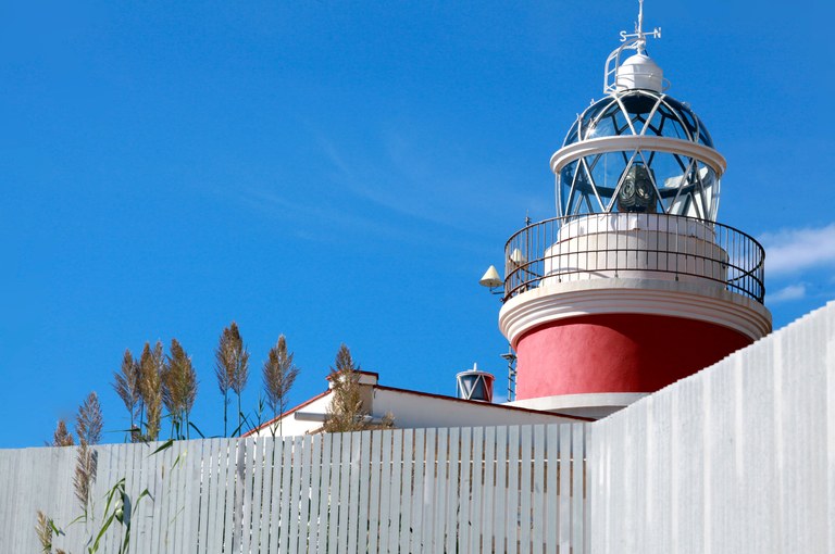 Visita el Faro de Salou desde los apartamentos céntricos Áncora