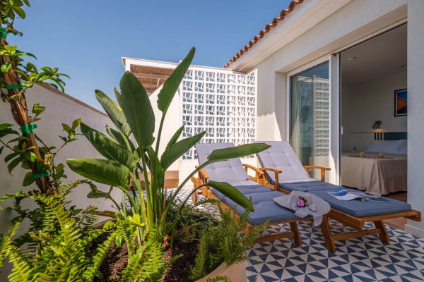 Terraza ideal para vacaciones en ático en Salou Áncora Club