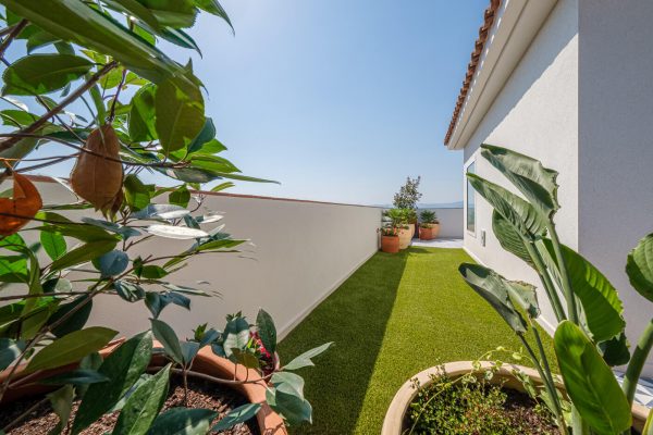 Gran terraza con vistas a Salou en alojamientos céntricos Áncora